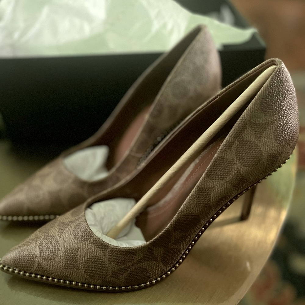 Coach Waverly Signature Pump - 100% Authentic